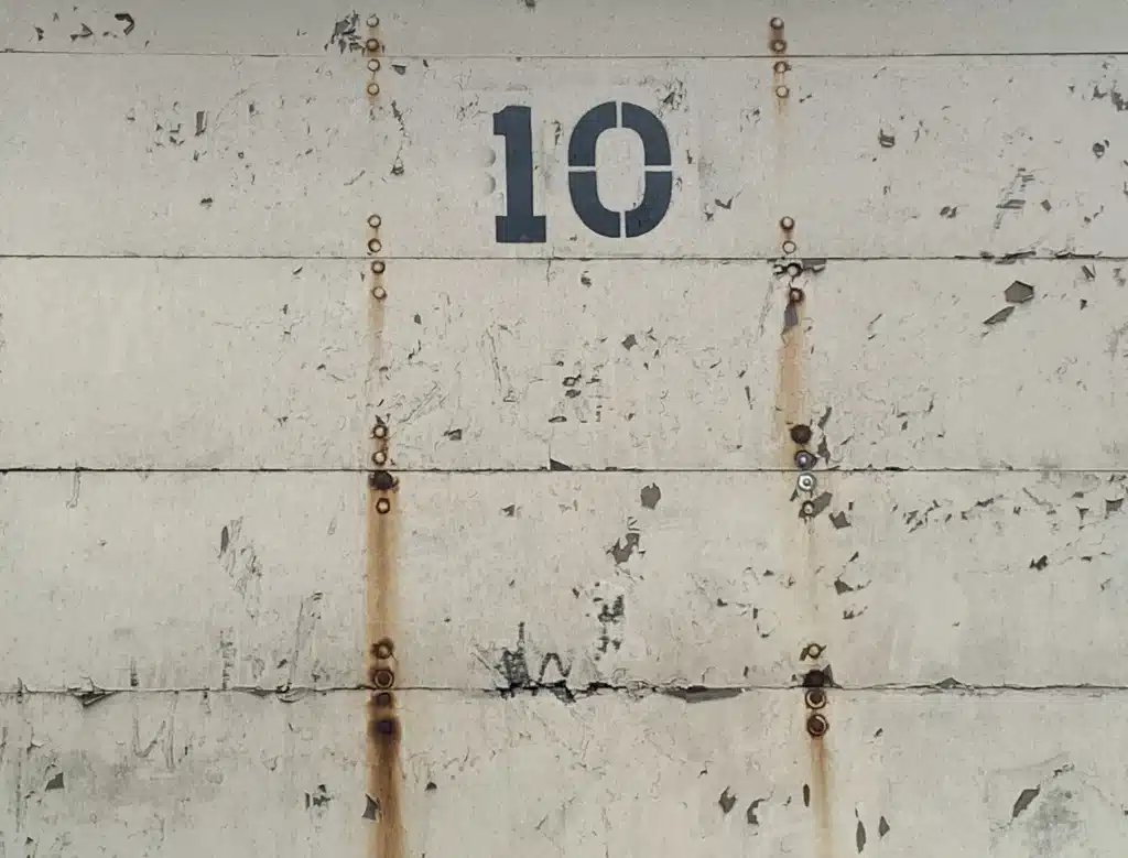 wall with number 10 painted on