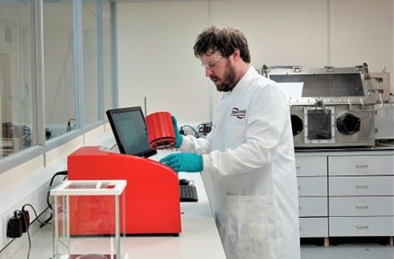 lab technician using dsc machine