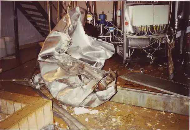 Industrial accident caused by nitric acid and isopropyl alcohol mixing